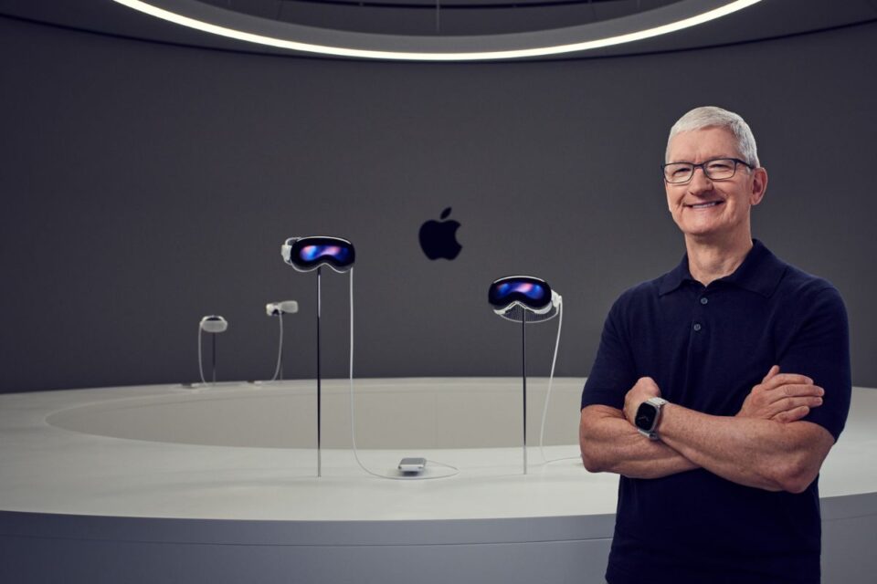 Tim Cook Apple Vision Pro The Apple Post 960x640 2