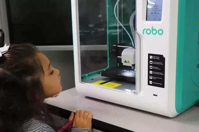 Robo 3D printers.webpresize6852C455ssl1 jpg