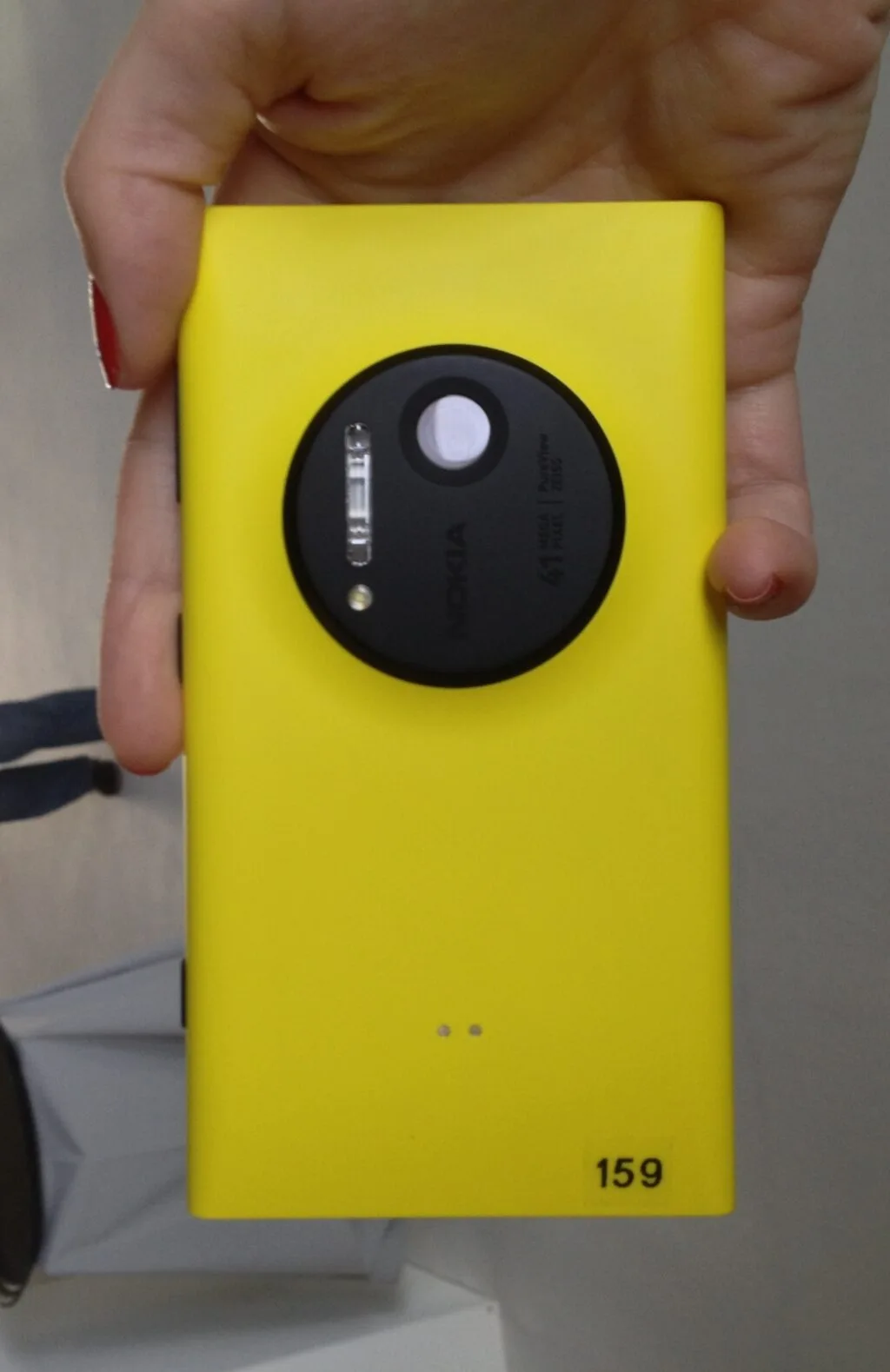 lumia back 1024x1579 1 jpe