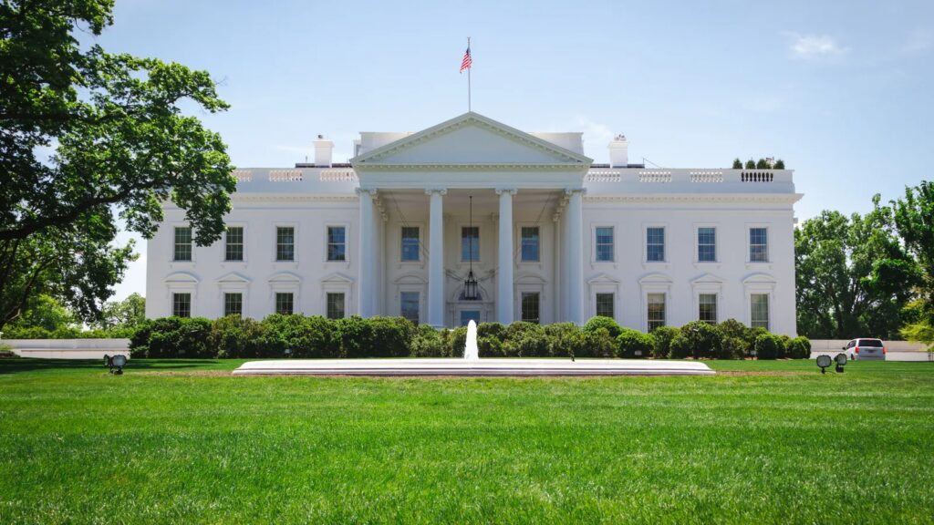 White House Says TikTok Sell Off Will Be Finalized This Week 1 Z3M6Ly9kaXZlc2l0ZS1zdG9yYWdlL2RpdmVpbWFnZS9XaGl0ZV9Ib3VzZV9zdG9ja19waG90b18tX05pY2tfdmFuX0JyZWUuanBn.webp