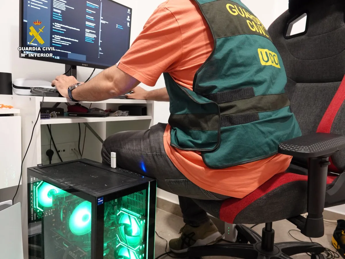 Spain dismantles “GXC Team” cybercrime syndicate, arrests leader 7 Police raid